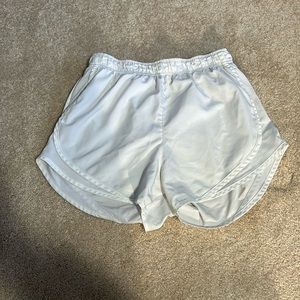 Women’s white Nike shorts size small